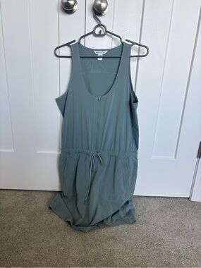 Athleta Light Sage Green Athletic Top